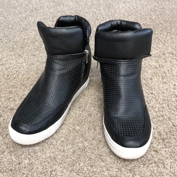 💕Steve Madden Black Hightop Wedges💕 - Picture 2 of 8